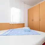 Jakov Διαμέρισμα