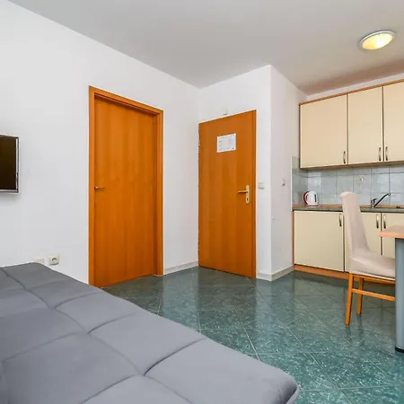 Jakov Apartamento *
