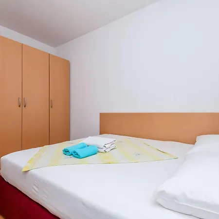 Jakov Apartamento Marina (Bossoglina)
