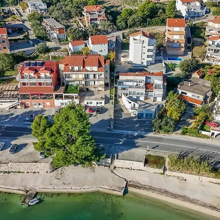 Jakov Διαμέρισμα *