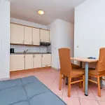 Jakov Apartamento
