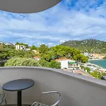 Jakov Apartman Marina