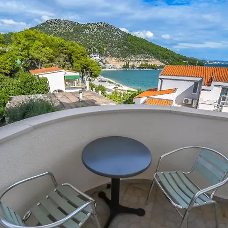 Apartament Jakov *