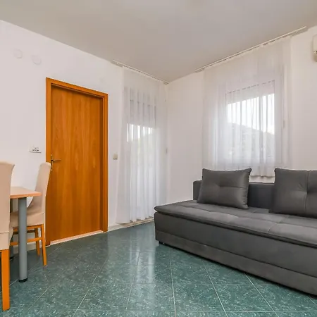 Apartment Jakov